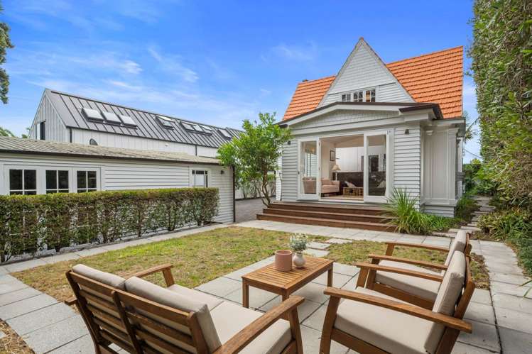 71 Ngataringa Road Devonport_24