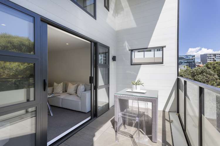 10/8 Dock Street Auckland Central_2