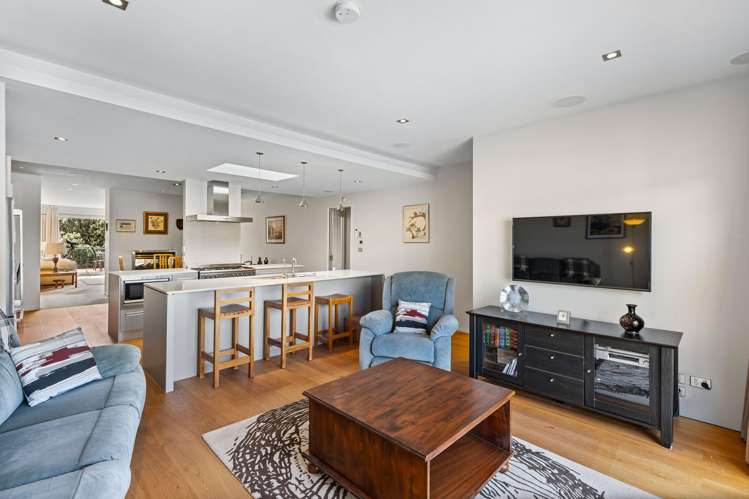 9/16 Beach Front Lane Browns Bay_14