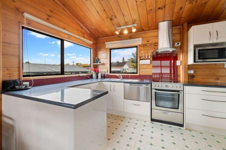 31 Clark Road Pahurehure_4