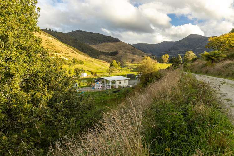 884 Queen Charlotte Drive Linkwater_4