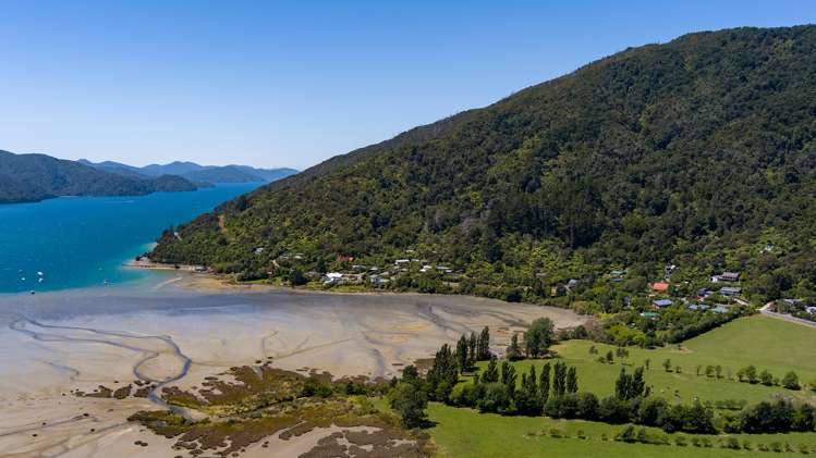 1710 Queen Charlotte Drive Anakiwa and Surrounds_16