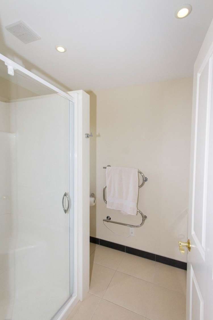 14 Lithgow Drive Otamatea_12