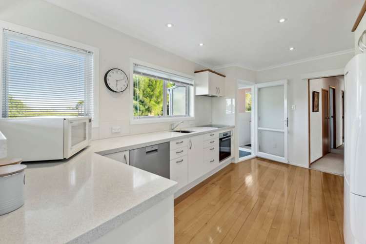 16 Imatra Place Sunnyhills_13