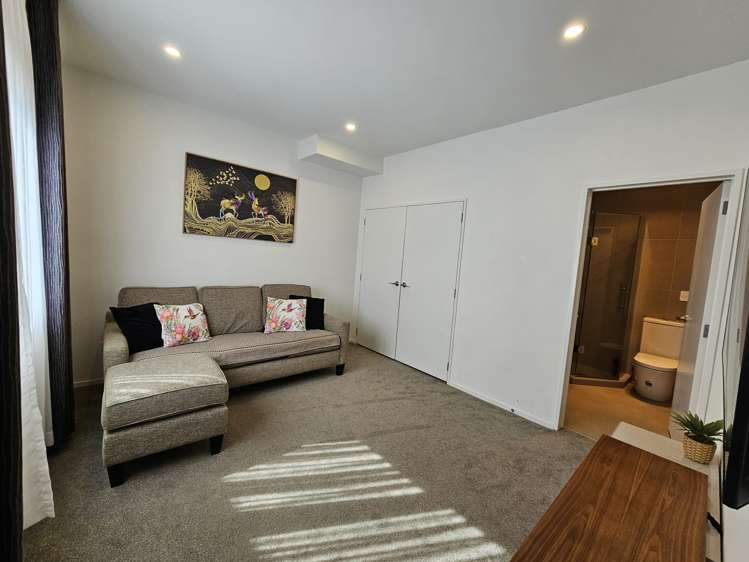 5B Hemsway Place Sunnyhills_10