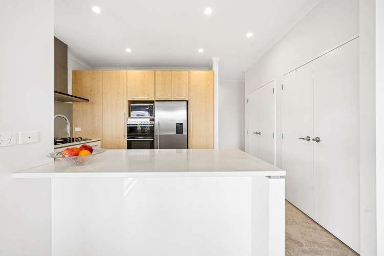 77 Mackay Drive Greenhithe_12