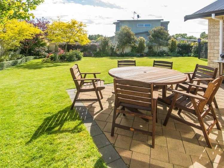 6 Lithgow Drive Otamatea_18