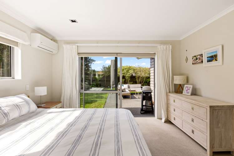 8 Beachwood Drive Hatfields Beach_14