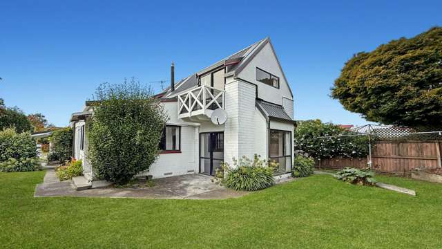 ILAM - FOUR BEDROOMS, TWO BATHROOMS, GASFIRE, DOUBLE GARAGE
