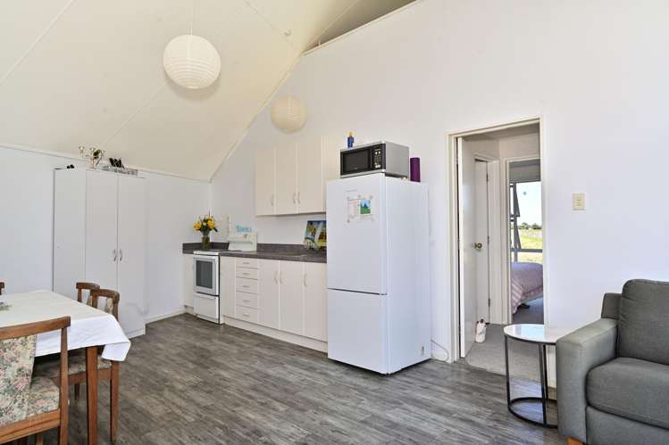 12A Weld Street Māhia Beach_6