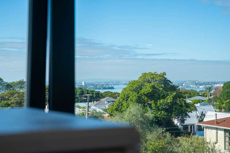 4/128 Onewa Road Northcote_12