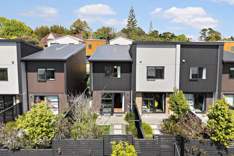 11 Selo Street Glen Eden_1