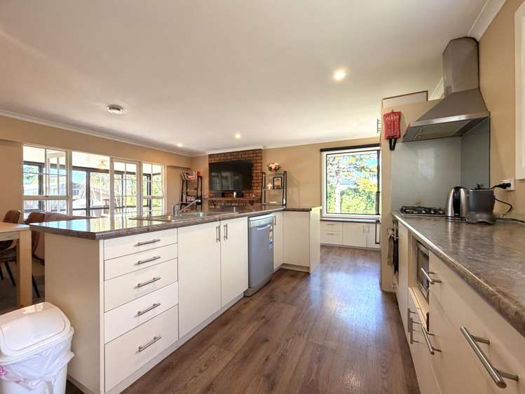 16 George Street Rolleston_8