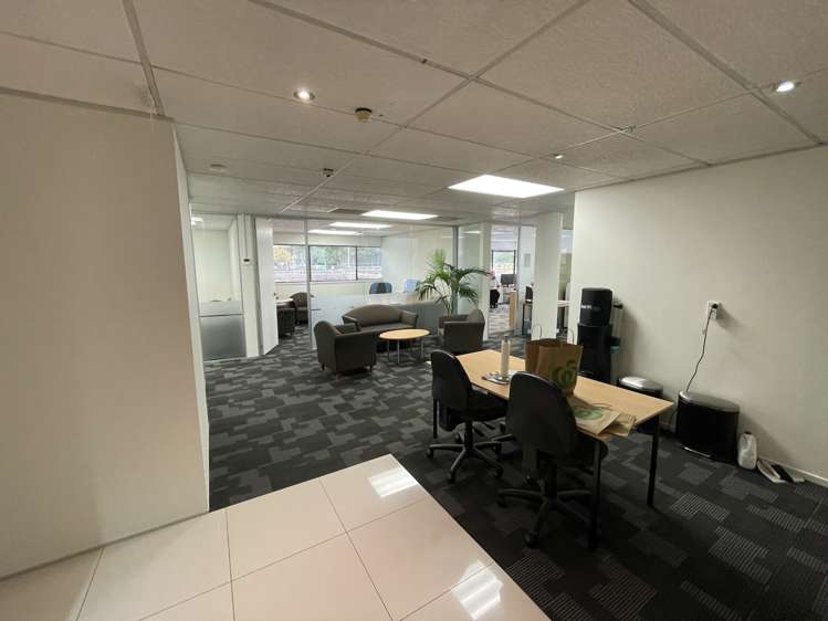 29 Great South Road Epsom_2