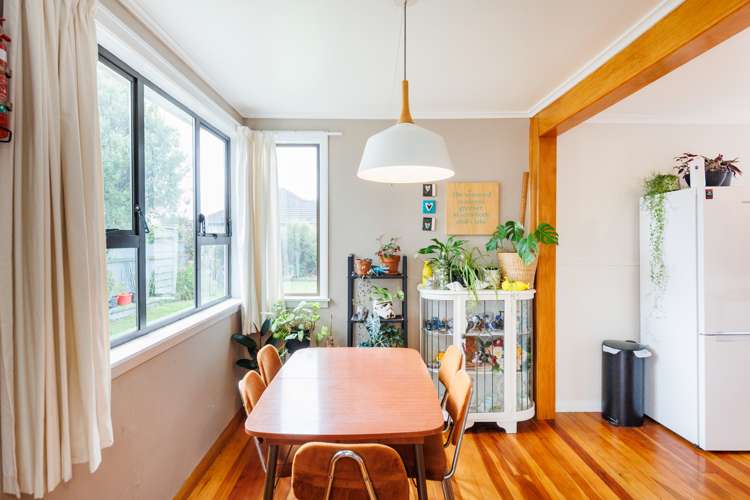 11 Montrose Place Takaro_9