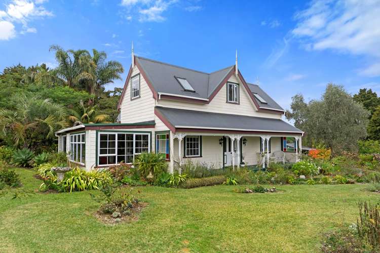8 Roydon Drive_0