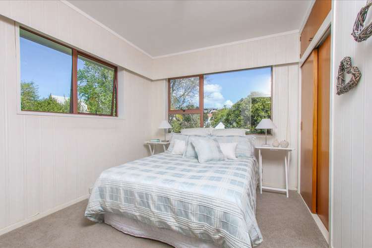 2/7 Malloy Place Eastern Beach_7