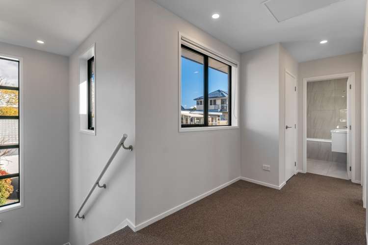 12A Rene Place Sunnyhills_16