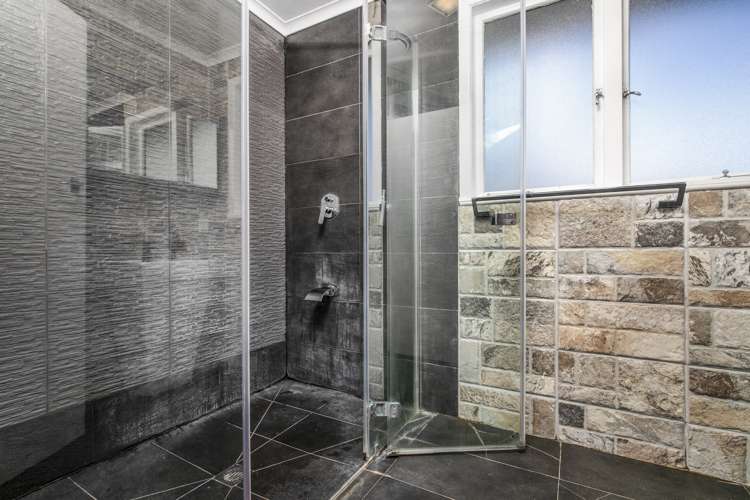 14 Martin Place Kelston_9