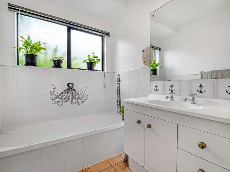 21 Nyssa Place Totara Heights_16