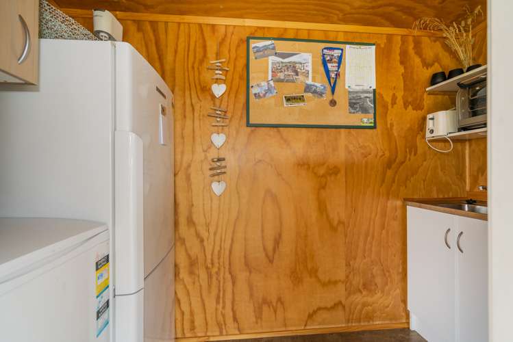 27 Motukorure Parade Cooks Beach_6