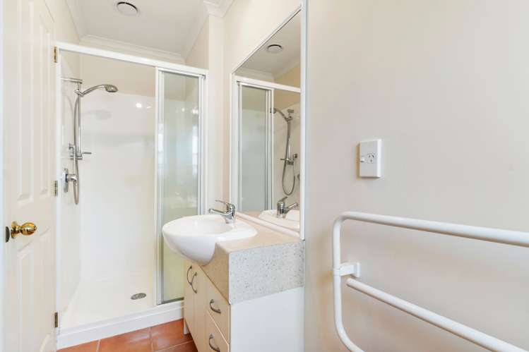 2 Anton Place Takanini_12