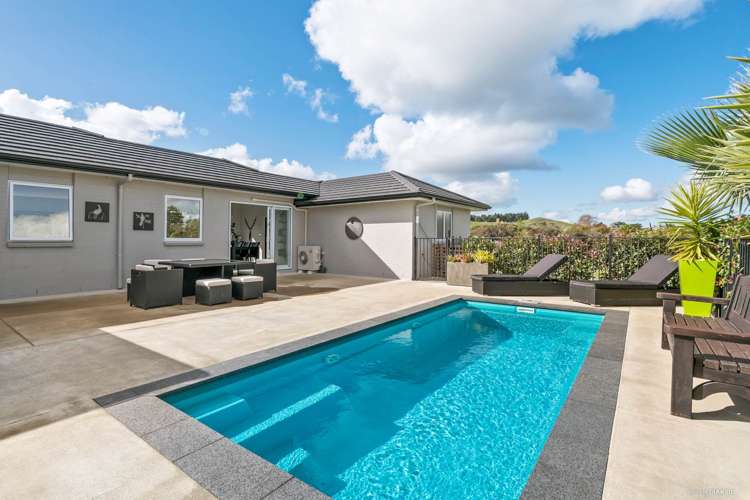 1 Ngaire Close Wainui_9