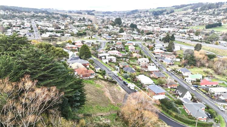 40 and 42 Waldron Crescent Green Island_18