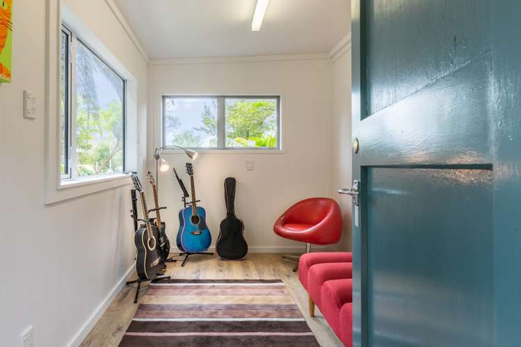 219 Woodlands Park Road Titirangi_16