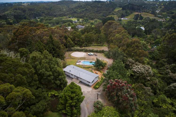 320 Paremoremo Road Paremoremo_19