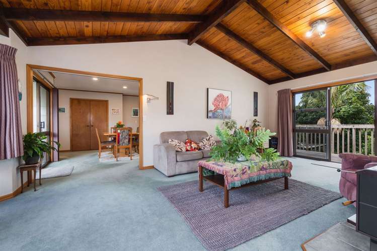 196 Fairway Drive Kamo_10
