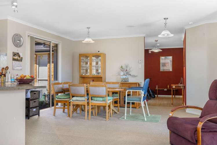 9 Magnolia Rise Waipahihi_10