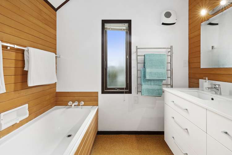 4 Ridd Crescent Karori_15