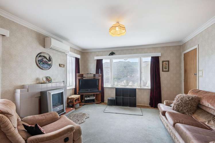 171 Wellington Road Wainuiomata_1