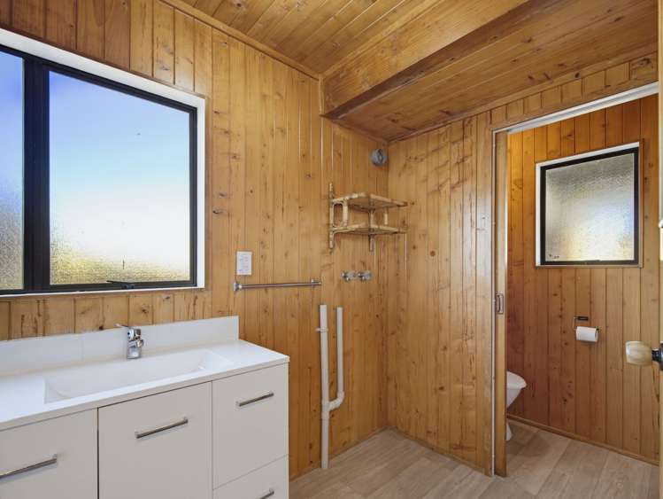 223 Parkhurst Road Parakai_17