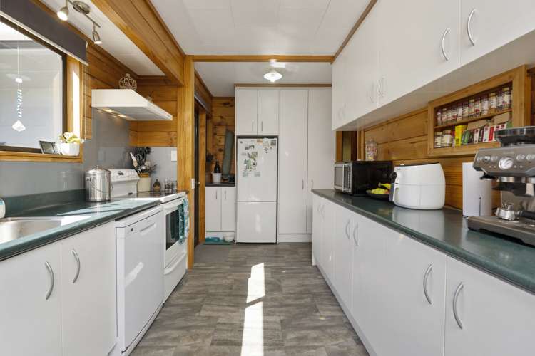 202 Whangamata Road Kinloch_3