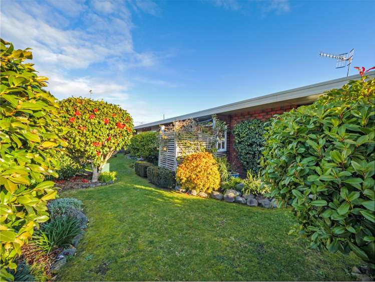 35 Cedar Crescent Feilding_12