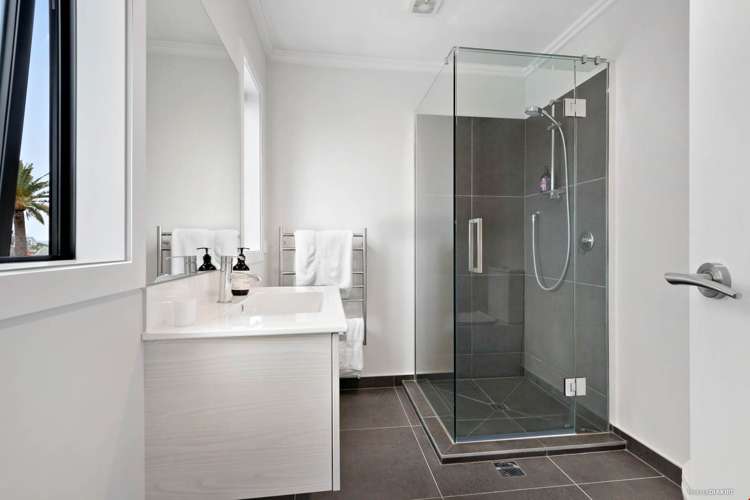 1 Frances Bryers Road Hobsonville_12