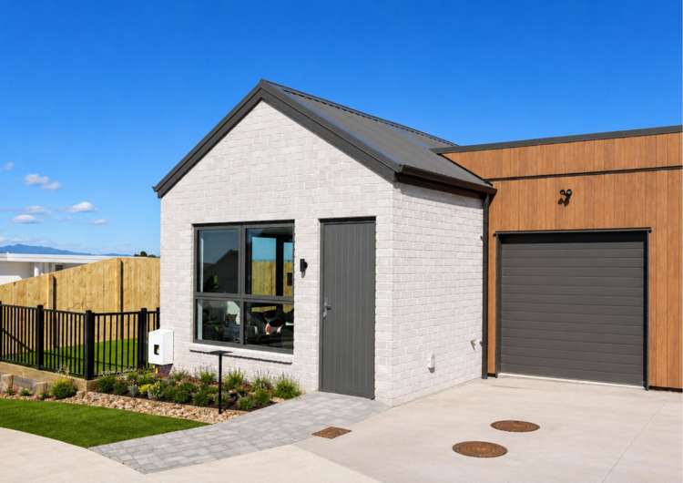 2/3 Waruhia Crescent_0