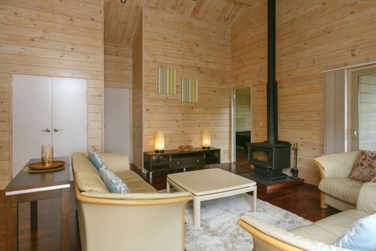 152 State Highway One Waitahanui_8