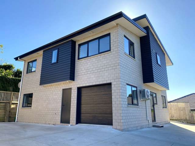 6-Bedroom Home in Welcome Bay