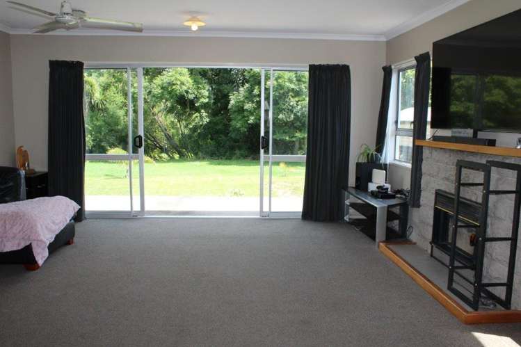 15 Feary Crescent Takaka_3