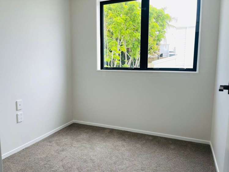 2/123 Barrack Road Mount Wellington_6