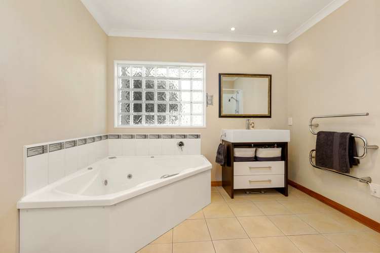 2 Merlot Place Rototuna_12