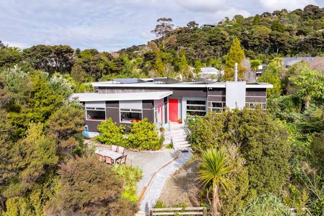 A Stylish Sanctuary in the Heart of Nature