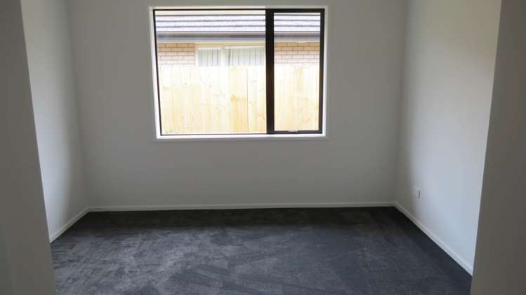 7 Captain Mitchell Drive Opaheke_8
