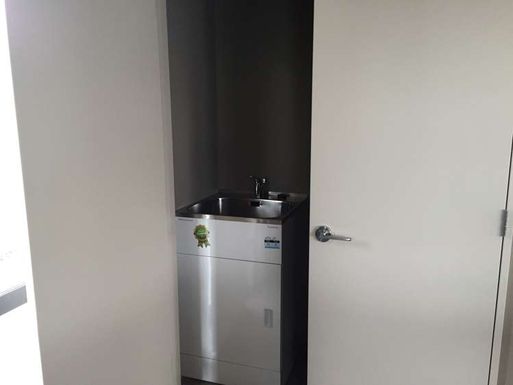 10 Shortland Street Wainoni_9