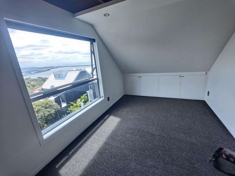 2/146 Soleares Avenue Mount Pleasant_19