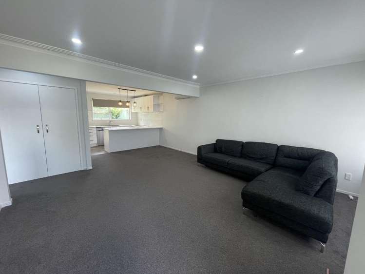 2/1 Pine street New Lynn_11