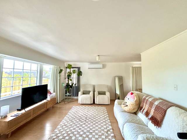 70 Archmillen Avenue Pakuranga Heights_1